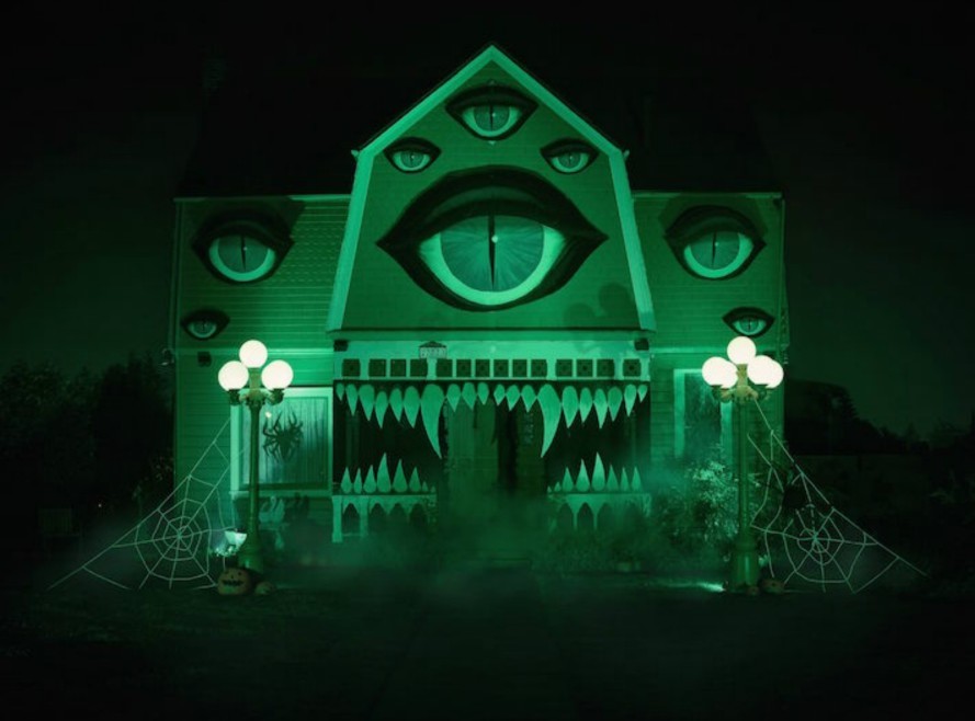 christine-mcconnell-monster-home2-889x658