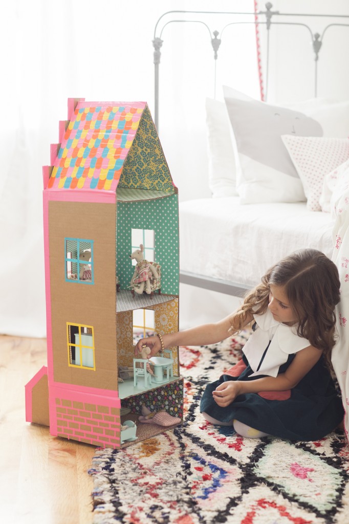 Playful Maison en carton