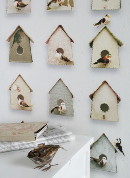 papier-peint-nids-d-oiseaux-birdhouse-par-studio-ditte chez THECOLLECTION.FR