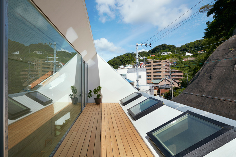 reslope-house-tomohiro-hata-kobe-japan-designboom-10