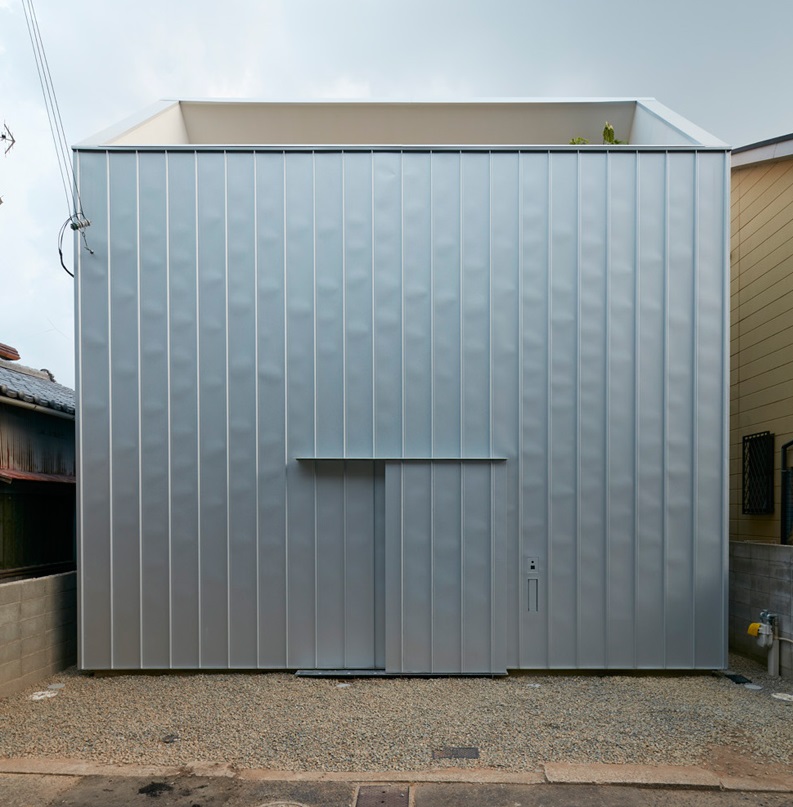 reslope-house-tomohiro-hata-kobe-japan-designboom-12.jpg rogné